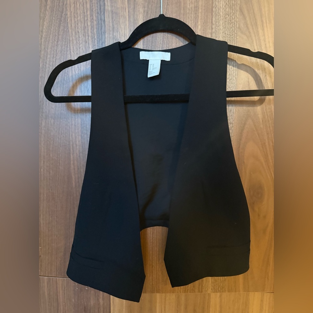 NWOT black vest by H&M
